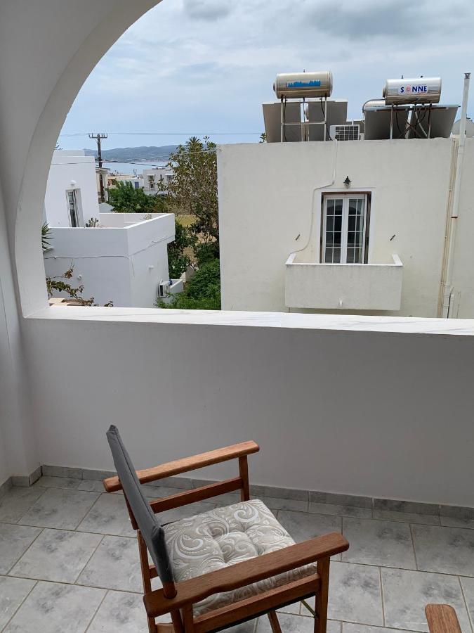 Two Palm Trees Apartment Adamantas  Exterior photo